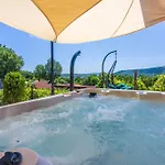 Wine Garden House Dom wakacyjny *